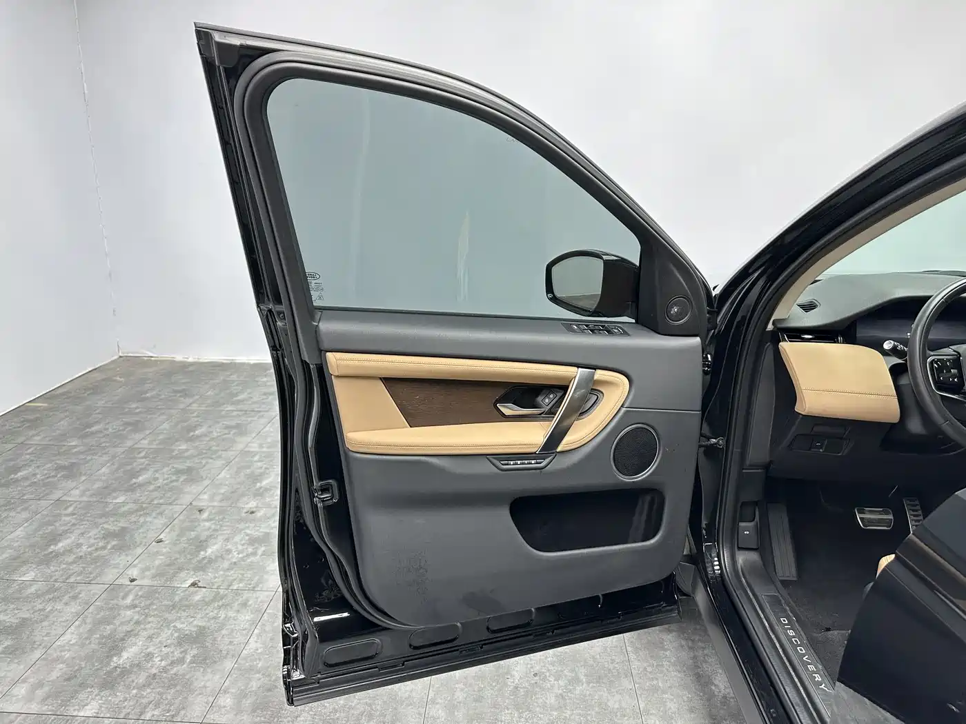 Land Rover Discovery Sport 2023 249PS R-Dynamic SE Performance Technology Version фото 10