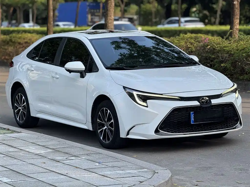 Toyota Levin 2023 185T CVT Luxury фото 2