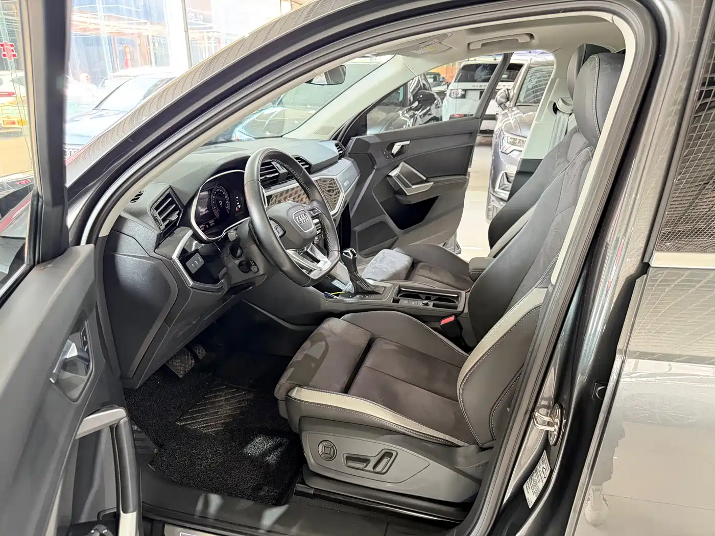 Audi Q3 2023 35 TFSI Fashion Dynamic (1.4T) фото 8