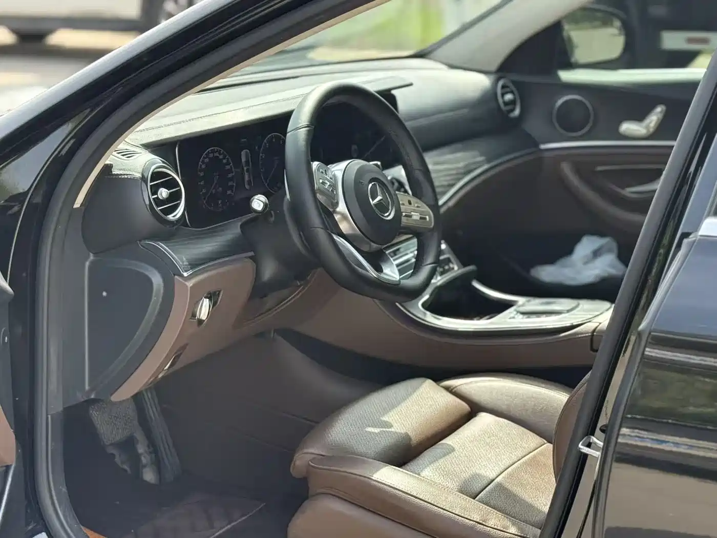 Mercedes-Benz E-Class 2020 Model E 260 L Sport фото 8