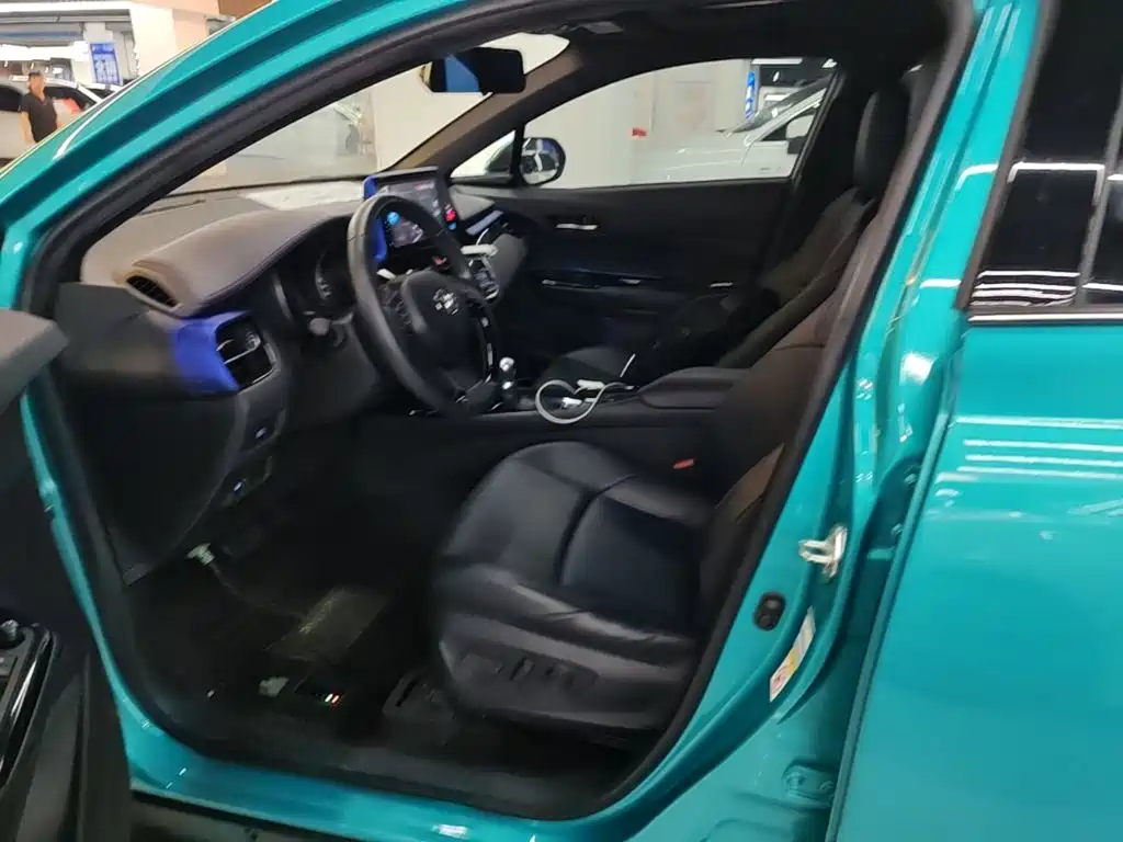 Photo 15 - Toyota C-HR