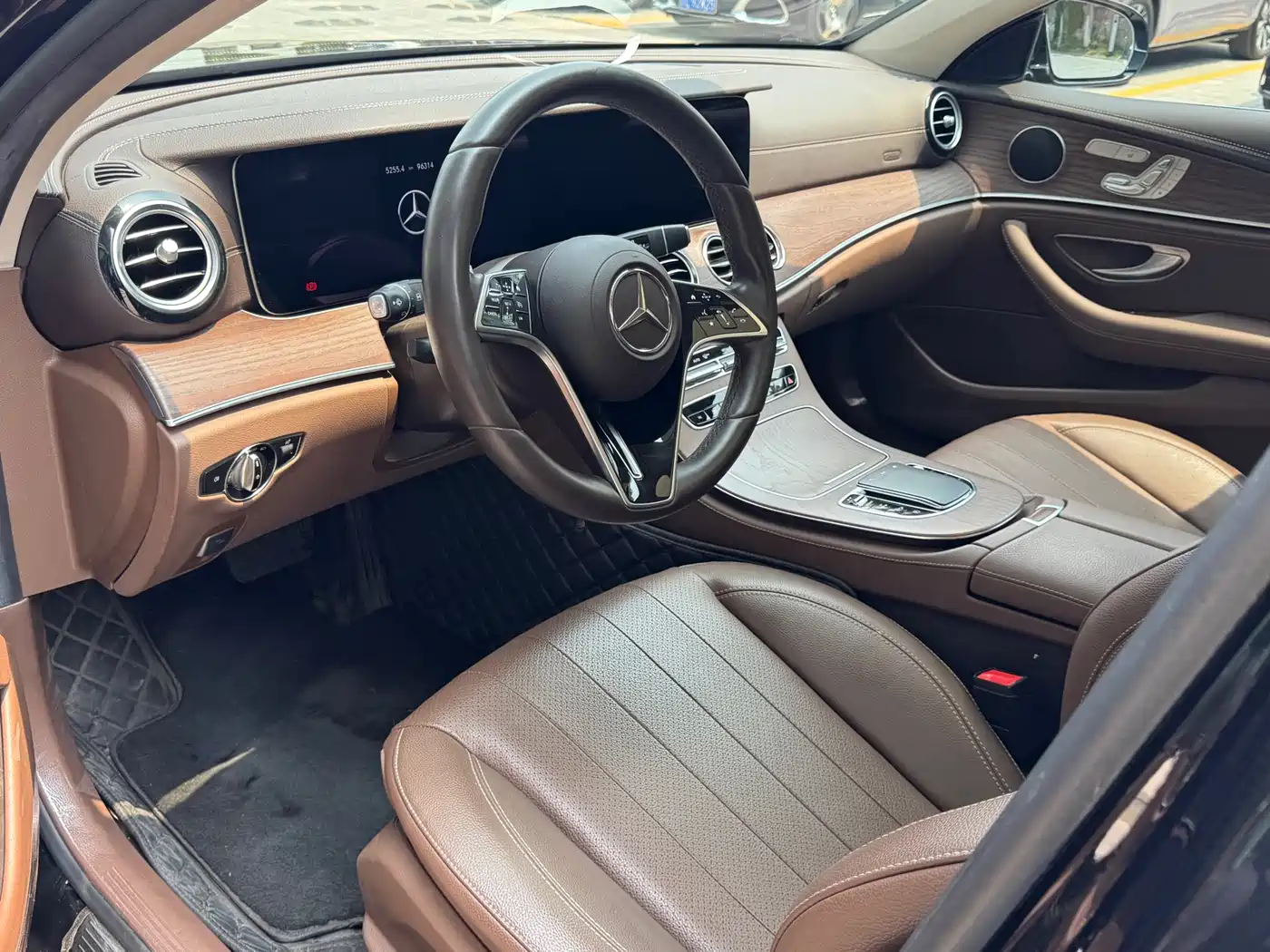Mercedes-Benz E-Class 2021 E 300 L Fashion фото 5