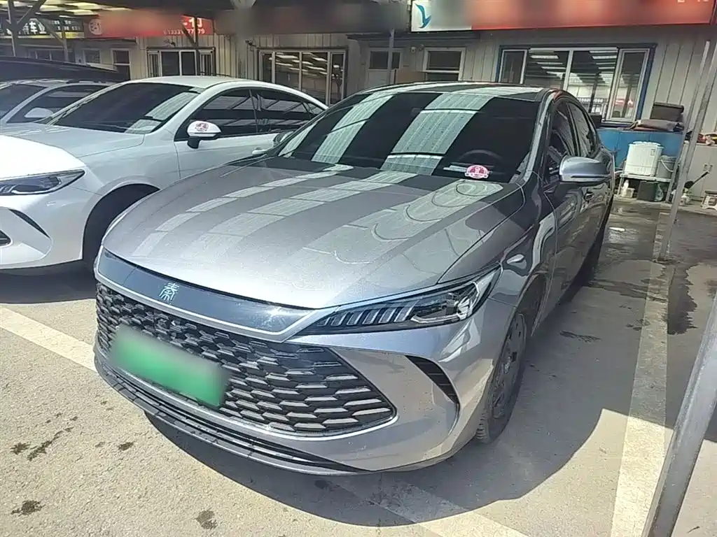 BYD Qin PLUS 2025 DM-i Smart Drive 55KM Leader фото 2