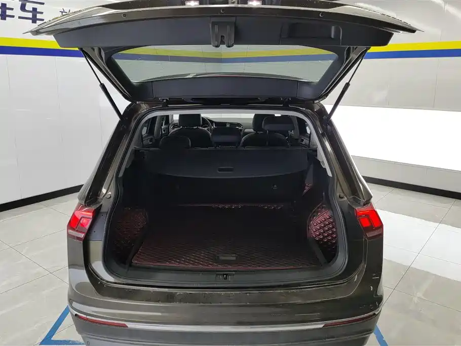 Volkswagen Tiguan L 2018 330TSI Automatic 2WD Luxury Edition фото 4