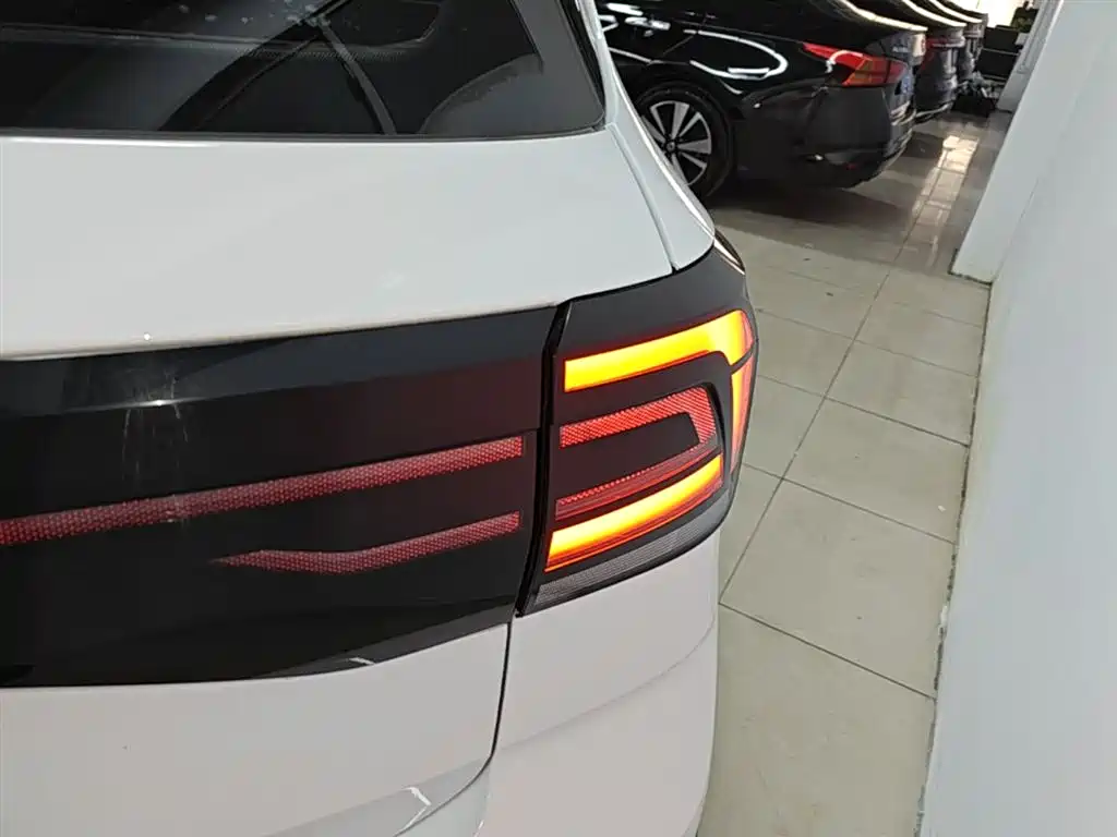 VOLKSWAGEN TU KAI