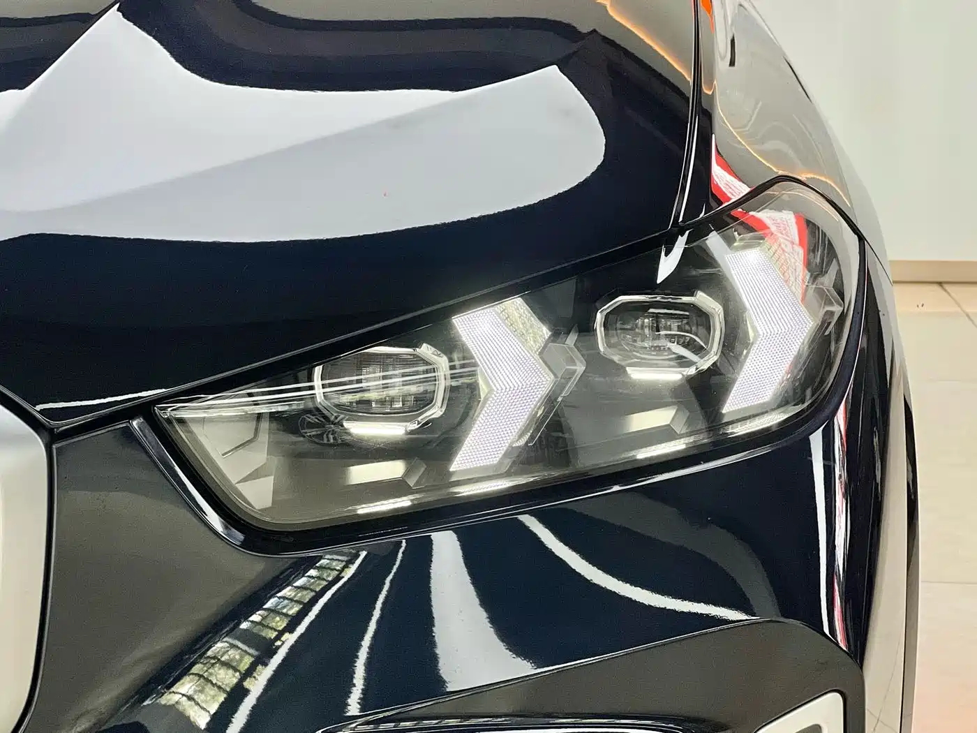 BMW X5 2023 xDrive 30Li Premium M Sport Package фото 17