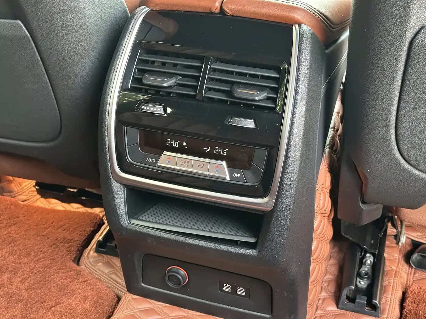 BMW X7 2019 xDrive40i Exclusive M Sport Package фото 26