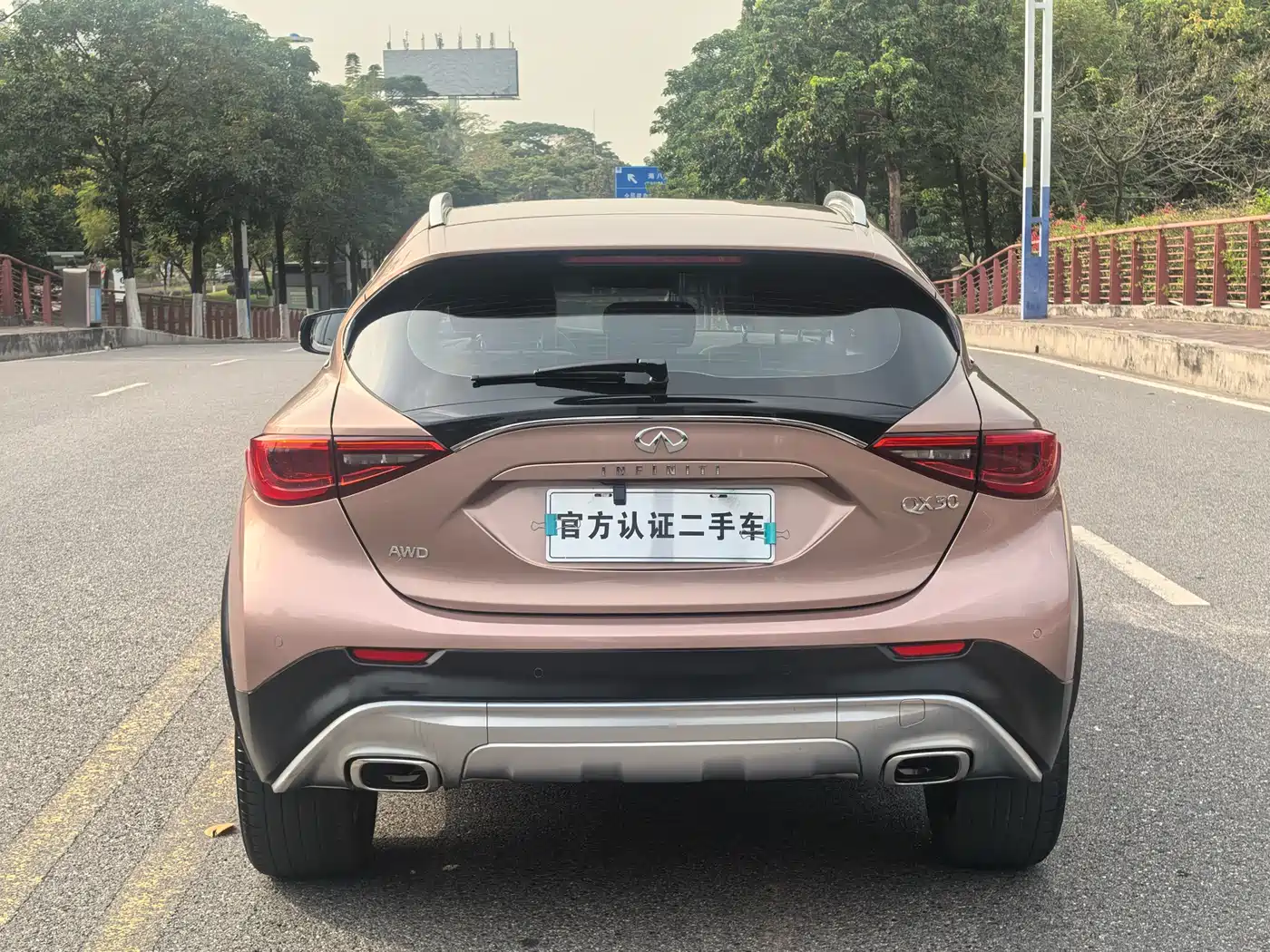 Infiniti QX30 2017 2.0T 4WD Sport Edition фото 9