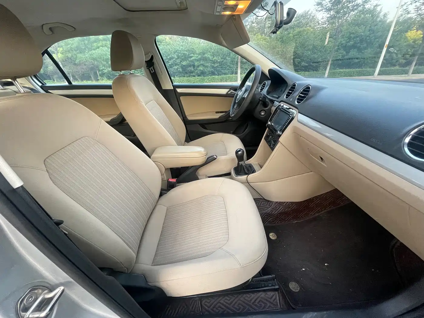 Volkswagen Jetta 2015 1.4L Manual Comfort фото 9
