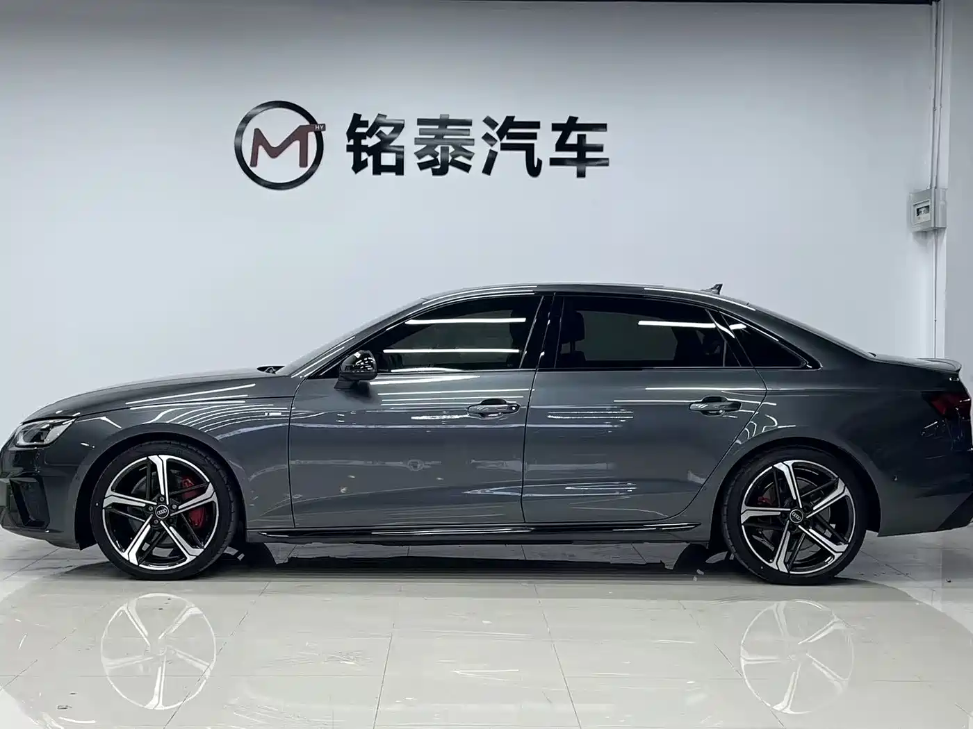 Audi A4L 2023 45 TFSI quattro Premium Sport фото 3