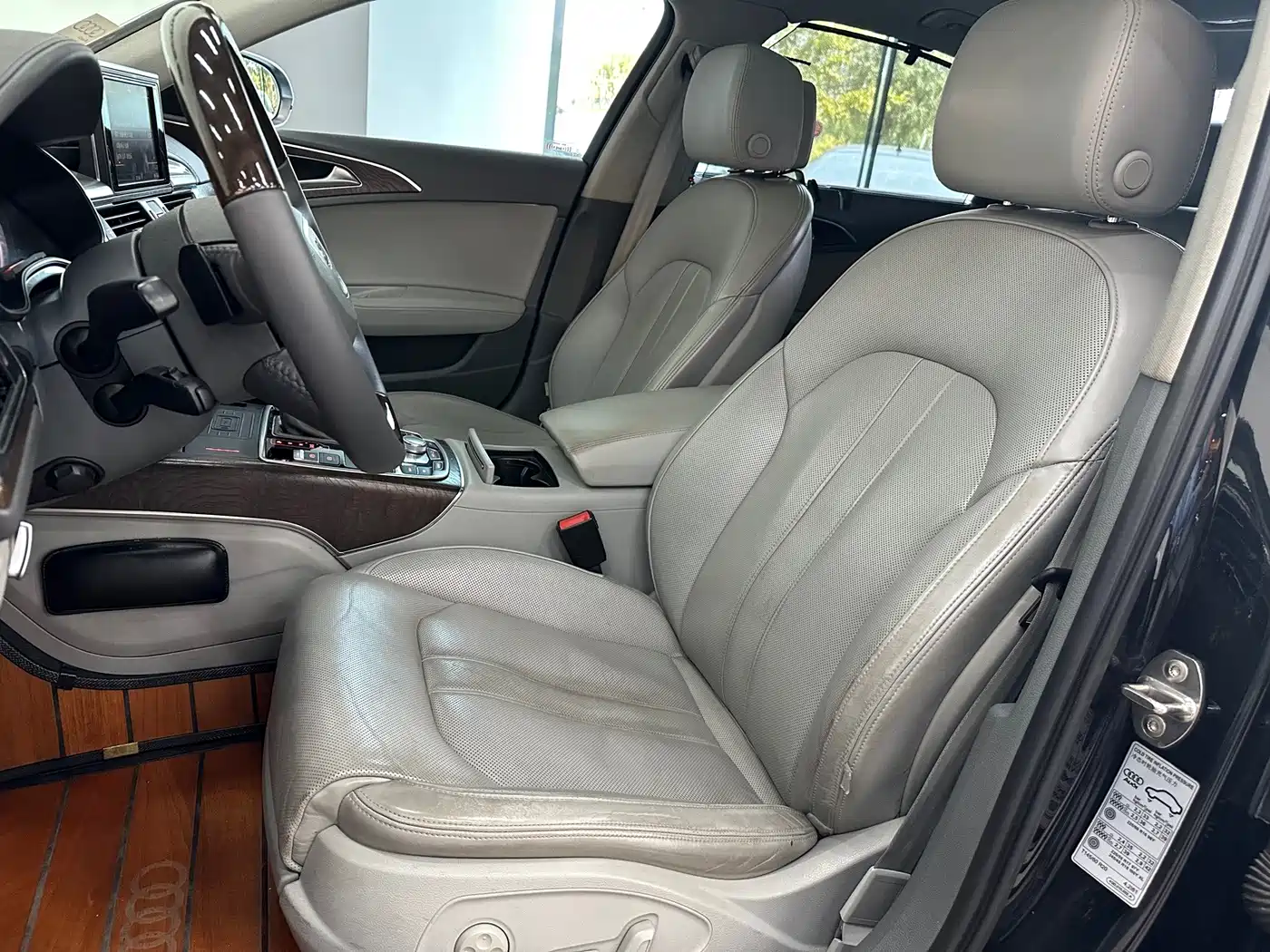 Фото 18 - Audi A6L