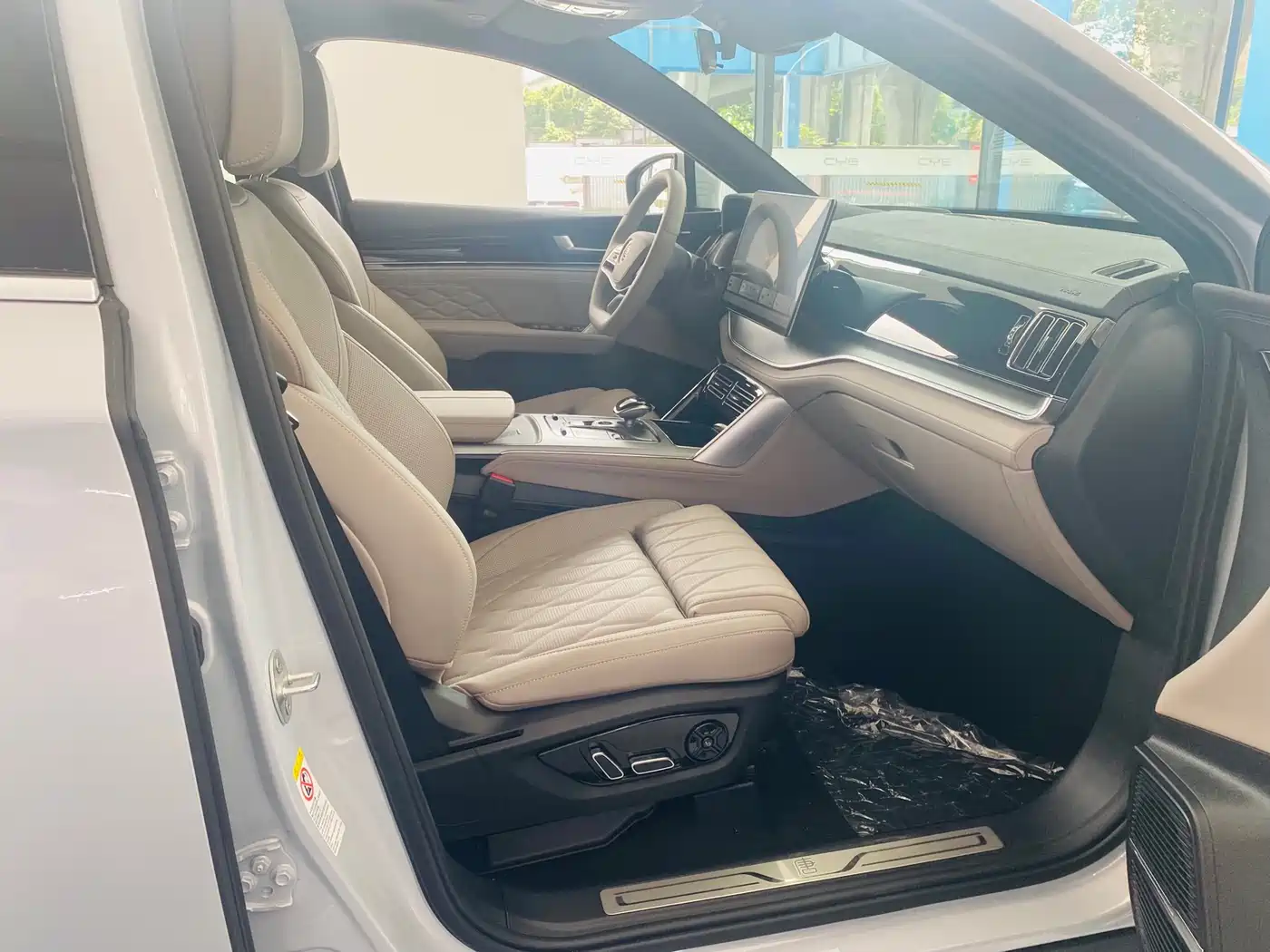 BYD Tang New Energy 2025 Smart Driving Edition DM-i 115KM Flagship фото 13