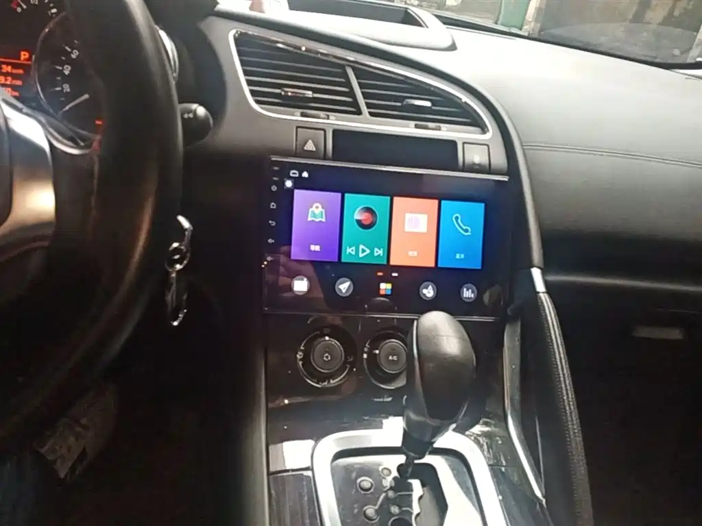 Peugeot 3008 2015 2.0L Automatic Classic Edition фото 10