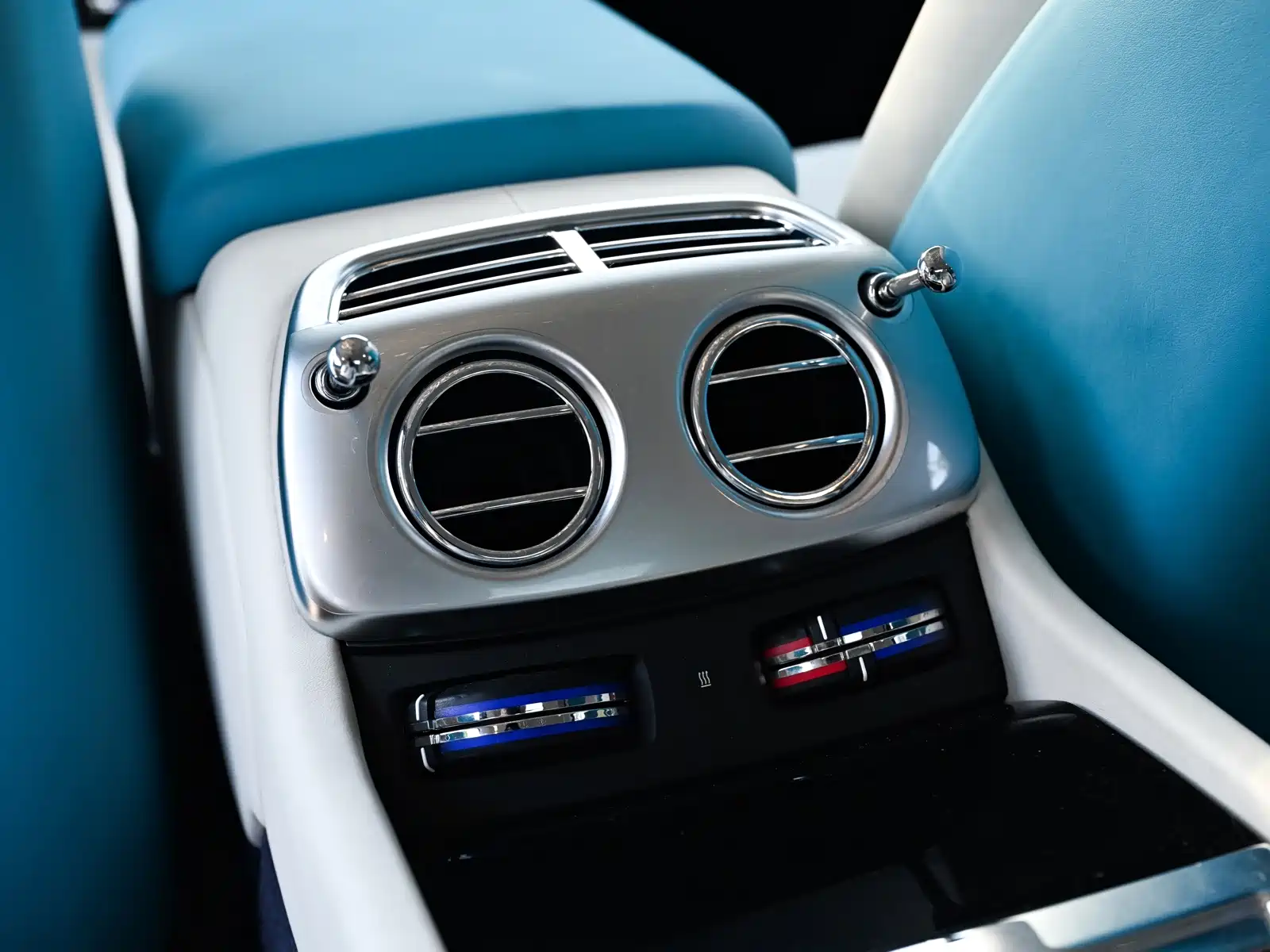 Фото 14 - Rolls-Royce Wraith