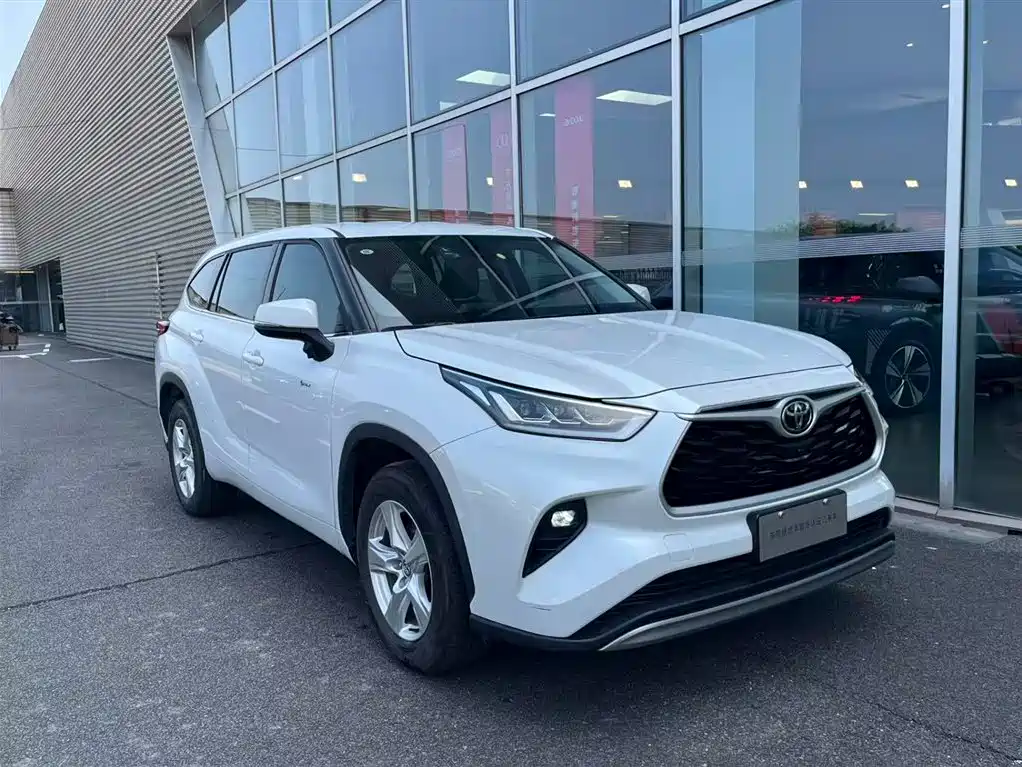 TOYOTA HIGHLANDER