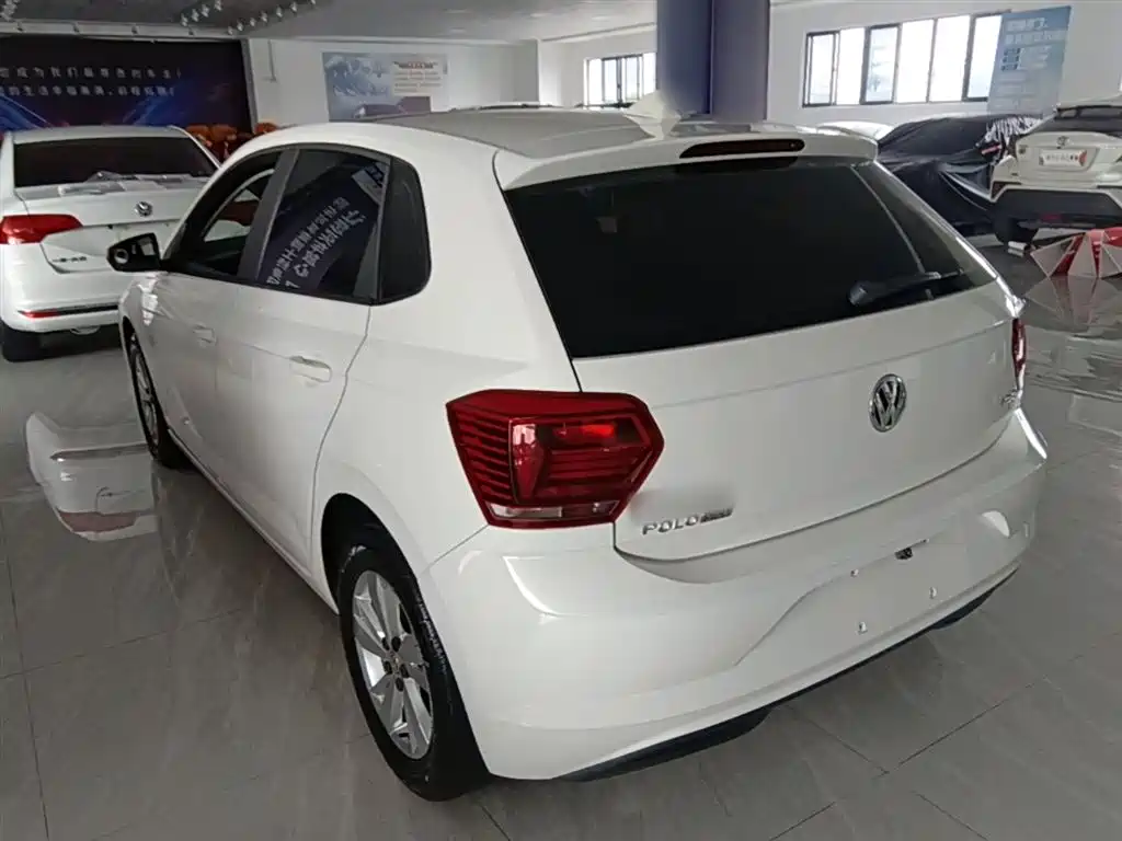 Volkswagen Polo 2019 Plus 1.5L Automatic Panorama Enjoyment Edition фото 5