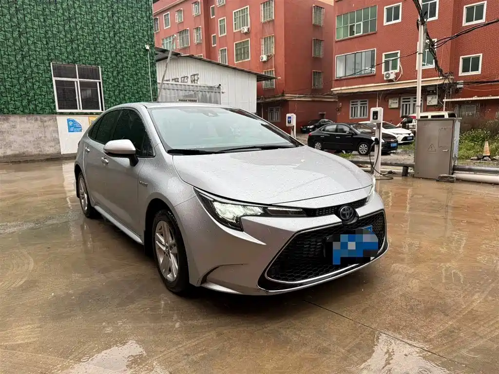 Toyota Levin 2022 Dual Engine 1.8H E-CVT Leading Edition фото 4