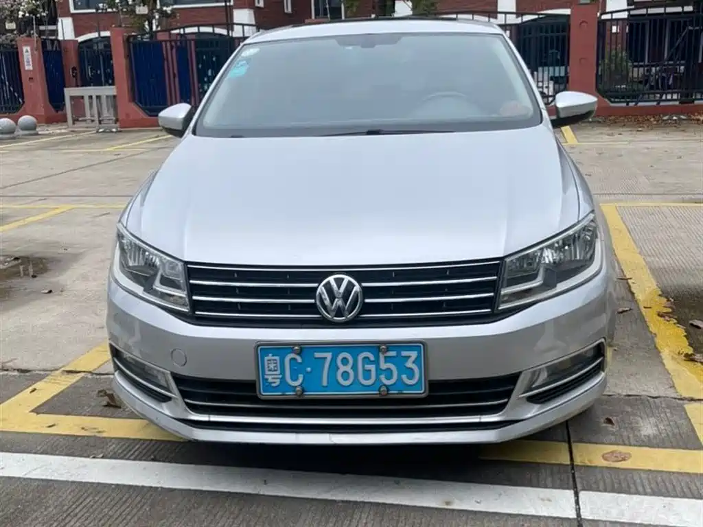 Volkswagen Santana 2016 1.6L Automatic Luxury Edition фото 2