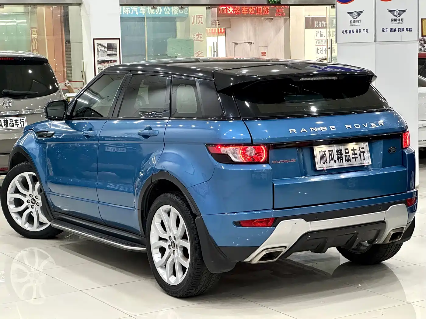 Land Rover Range Rover Evoque (Import) 2014 2.0T 5-door Brilliance Sport фото 32