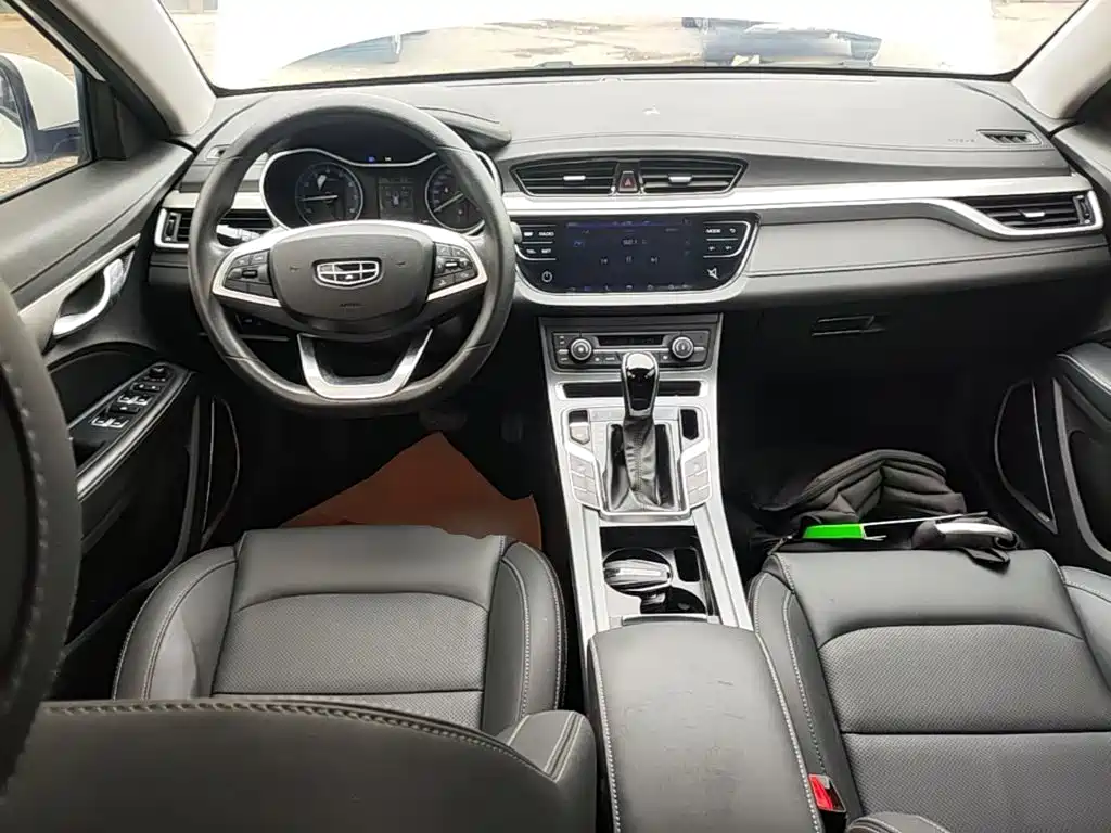 Фото 6 - Geely Emgrand