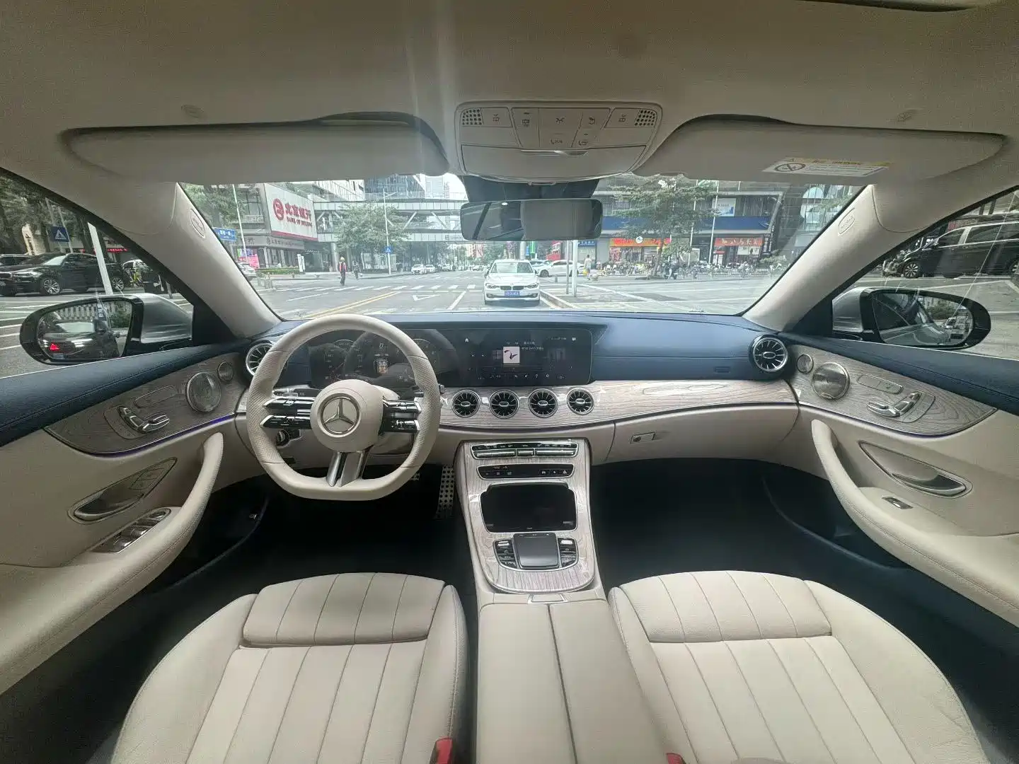 صورة 5 - Mercedes-Benz E-Class (Import)