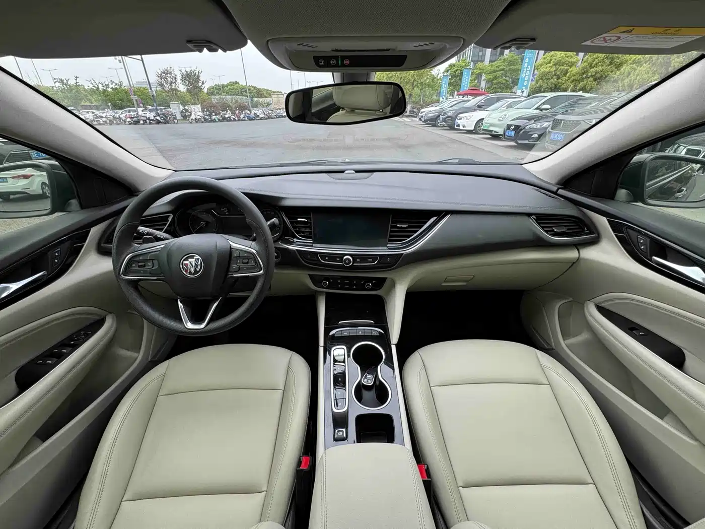 Photo 9 - Buick Regal
