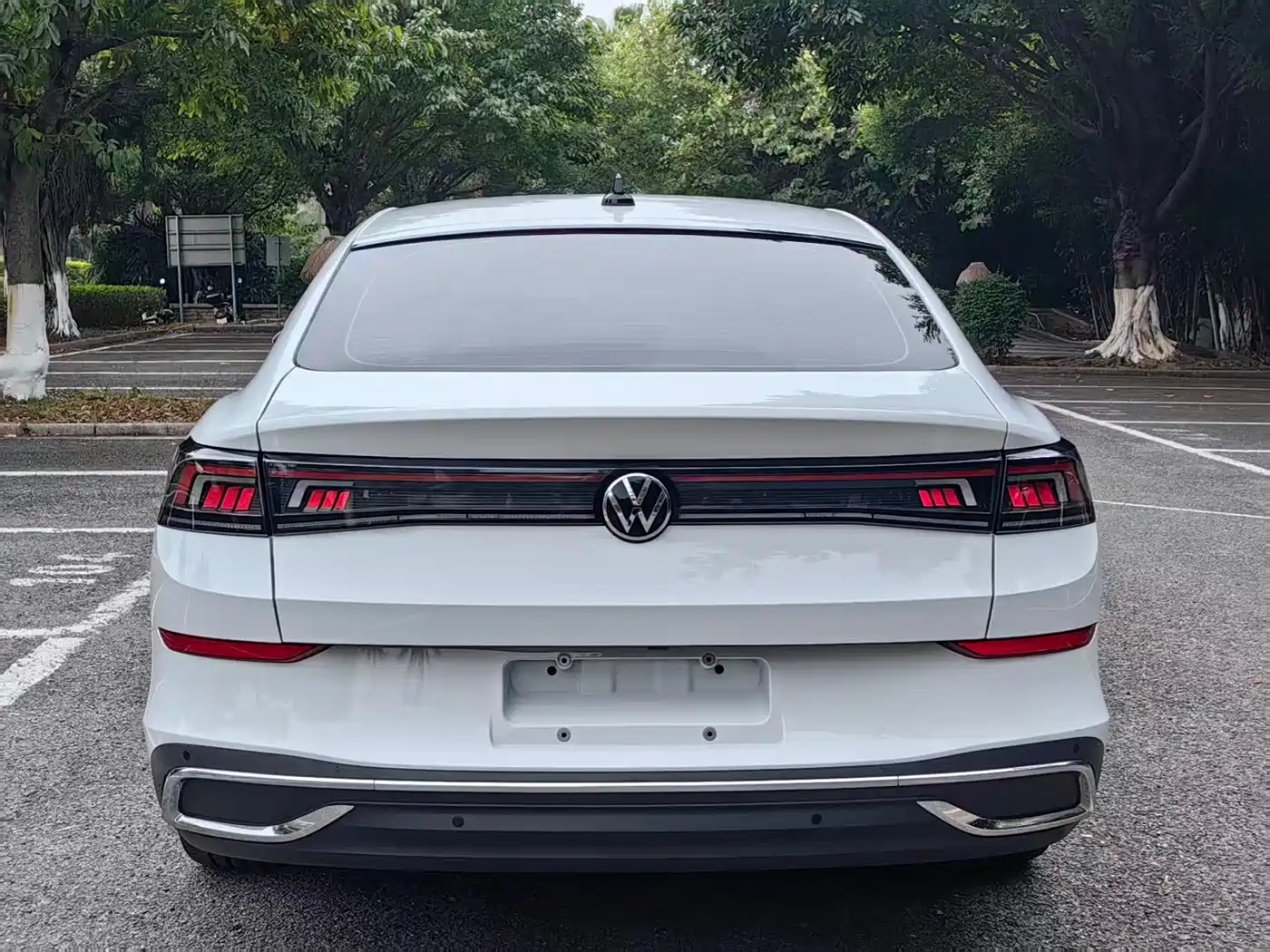 VOLKSWAGEN LINGDU
