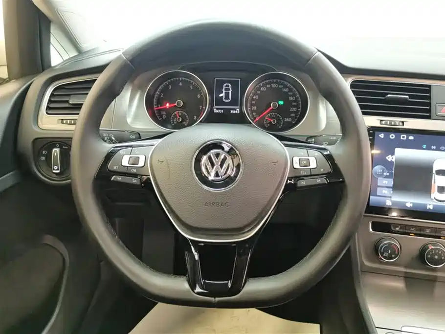 Volkswagen Golf 2016 230TSI Automatic Luxury фото 15