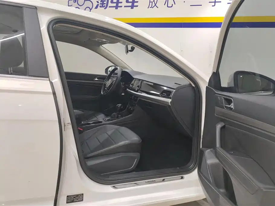 Volkswagen Lavida 2019 1.5L Automatic Comfort Edition China VI фото 8