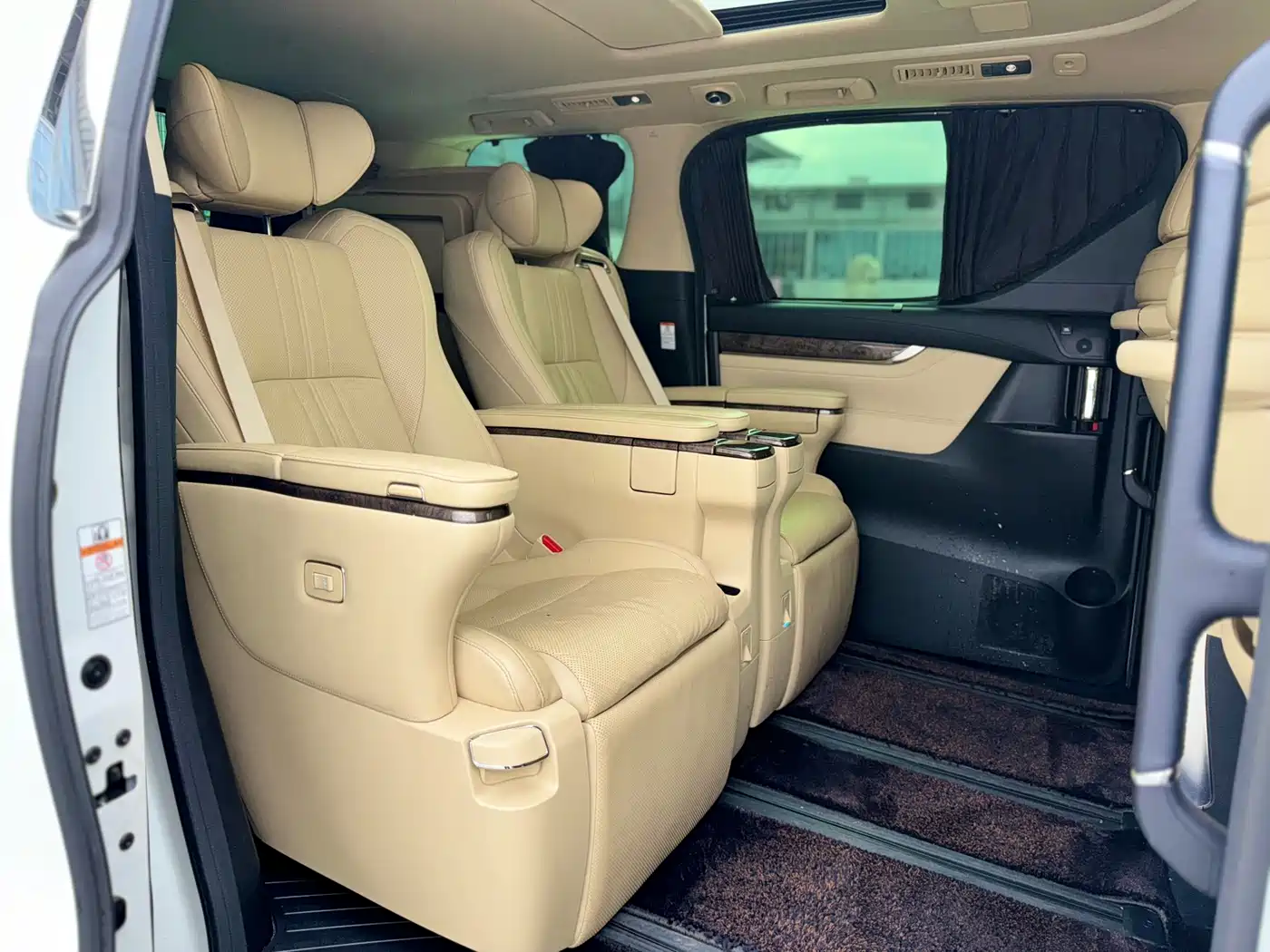 Toyota Vellfire 2021 Crown Hybrid 2.5L HV Supreme Edition фото 13