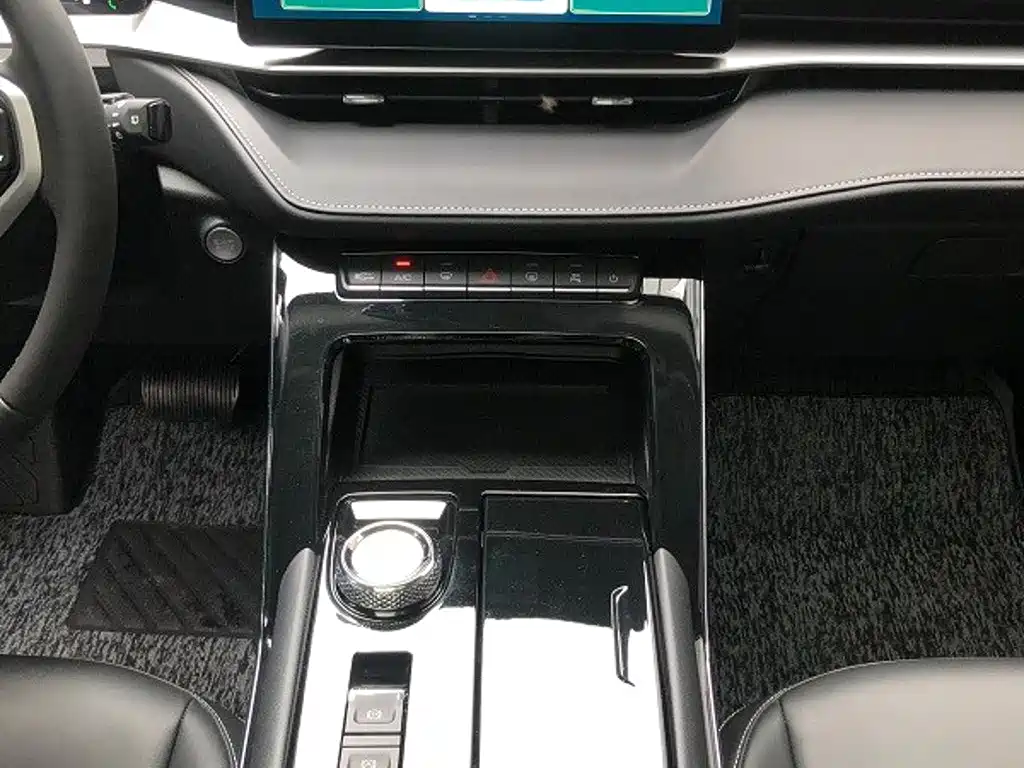 Photo 10 - Haval H6