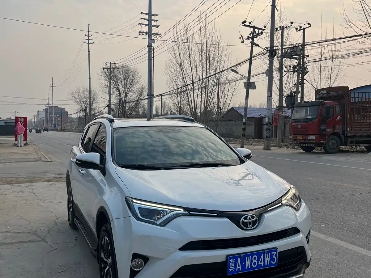 Toyota RAV4 Rongfang 2016 2.0L CVT 2WD Smart (China V) фото 2