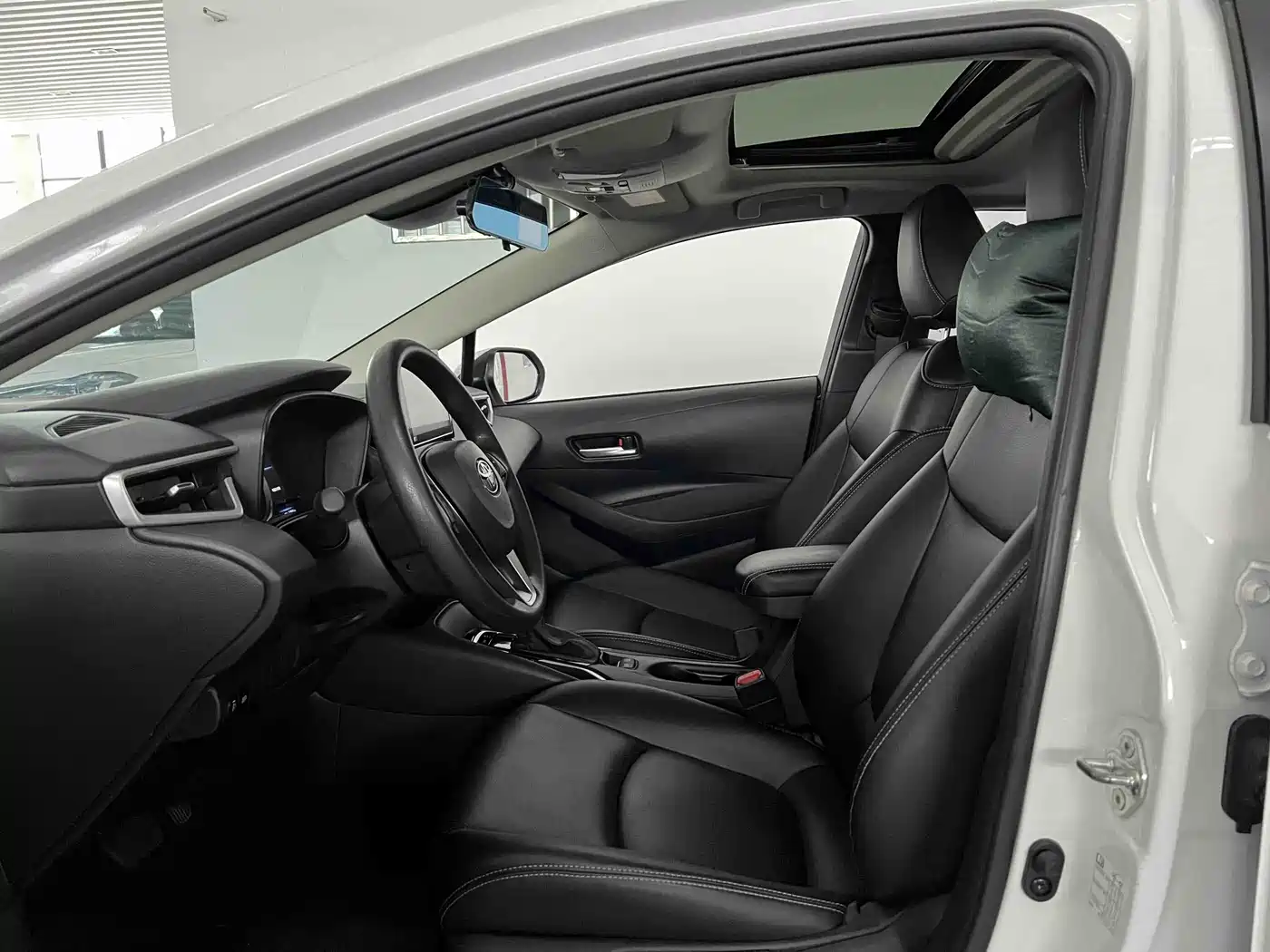 Toyota Corolla 2021 TNGA 1.5L CVT Elite Edition фото 9