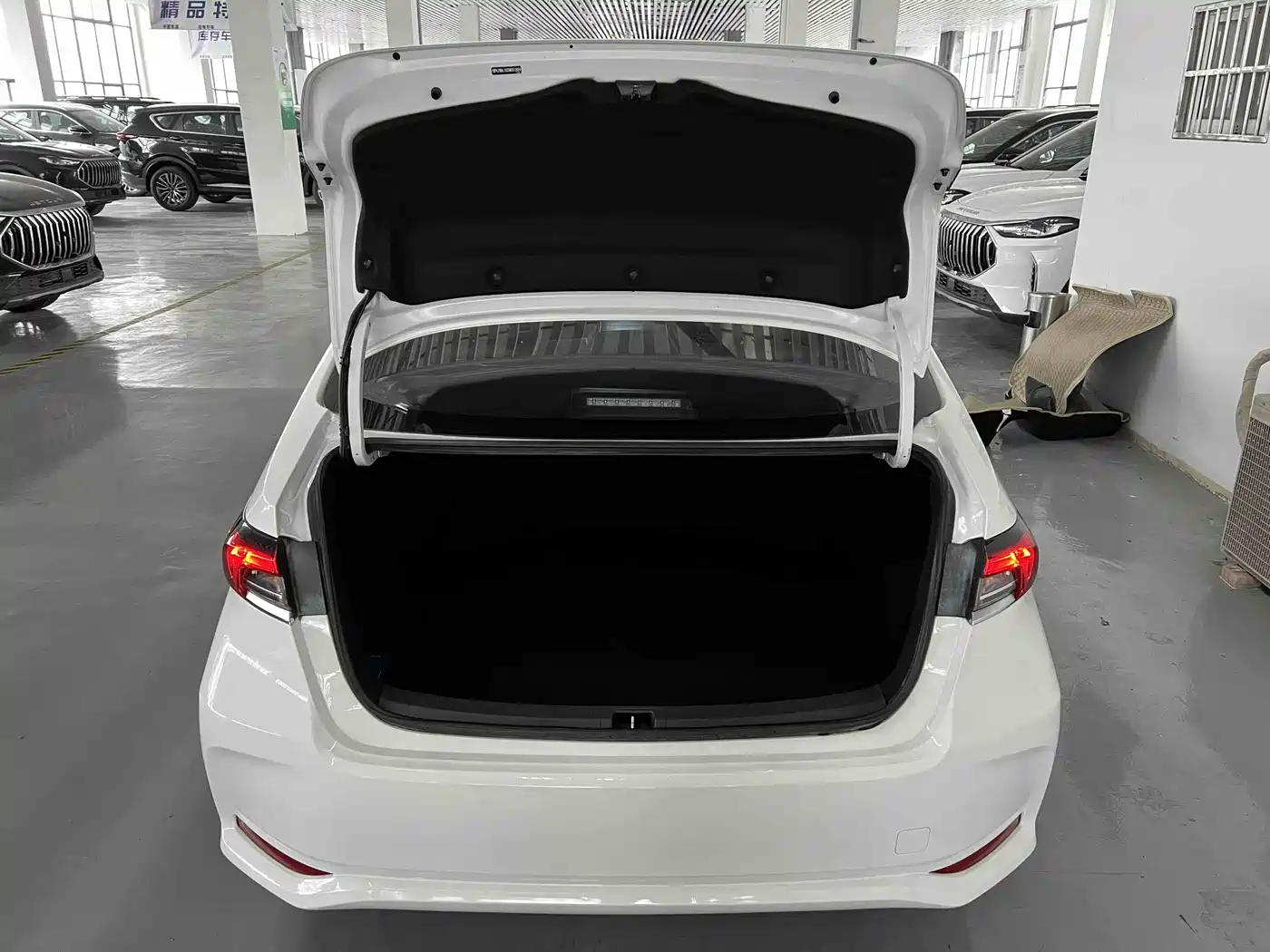 Toyota Corolla 2021 TNGA 1.5L CVT Elite Edition фото 17