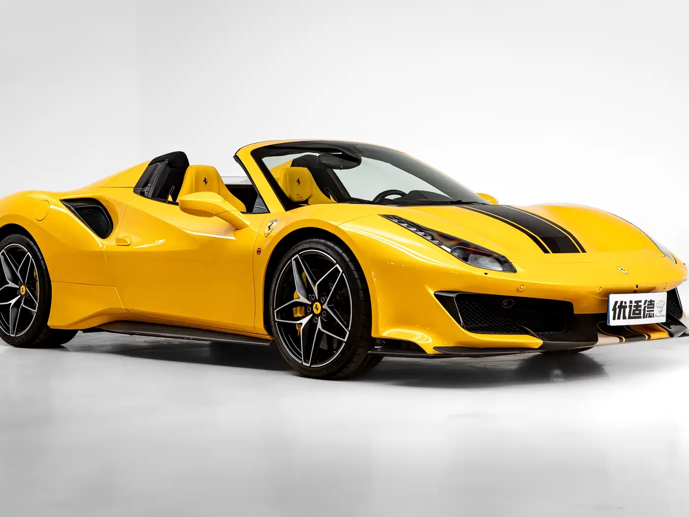 FERRARI 488