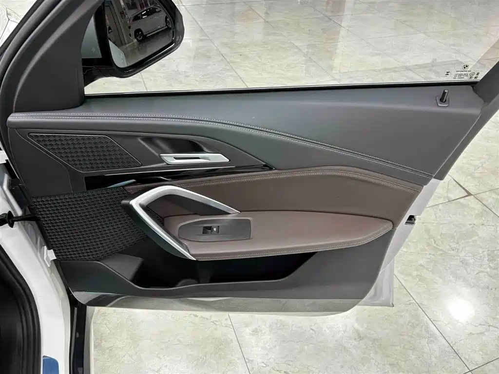 BMW X1 2023 sDrive20Li X Design Package фото 12