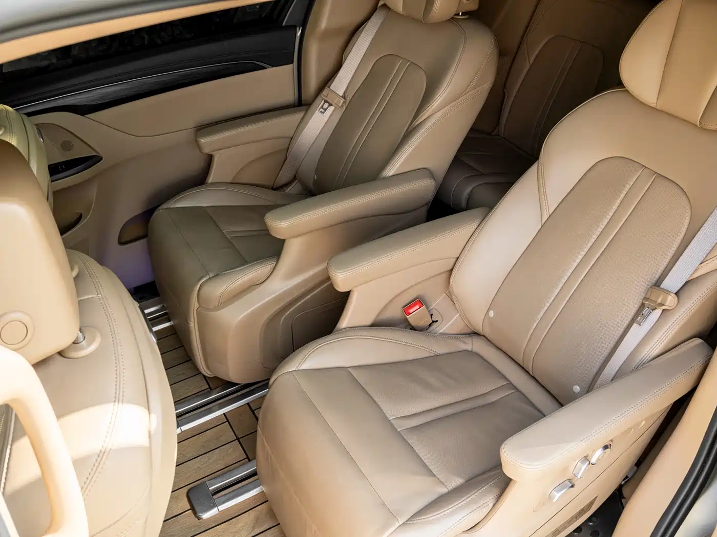 Buick GL8 2021 ES Landlord 653T Flagship фото 7