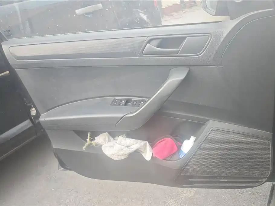 Volkswagen Santana 2013 1.4L Manual Trend Edition фото 7