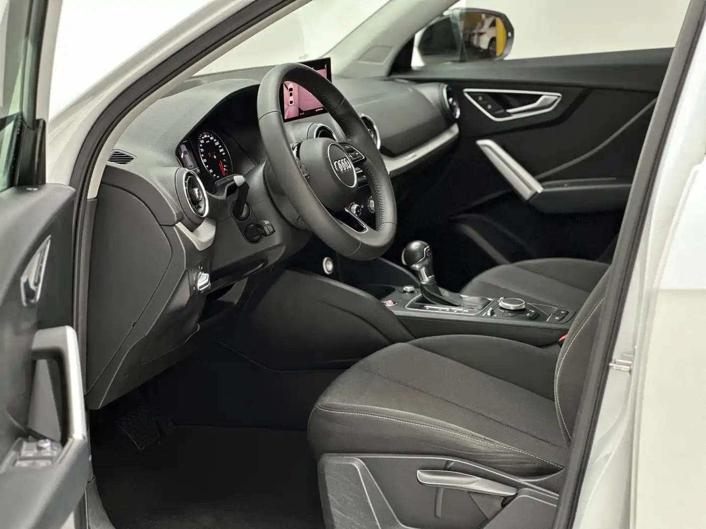 Audi Q2L 2020 35 TFSI Progressive Dynamic Model фото 13