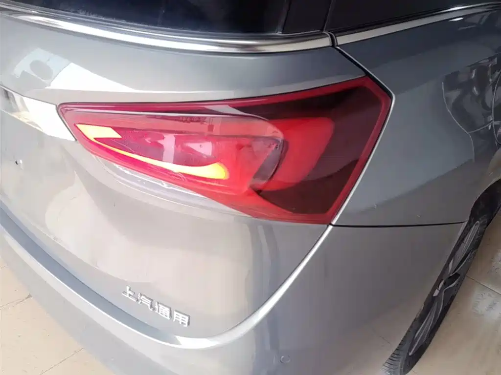 Buick GL6 2018 18T 6-Seater Premium фото 8