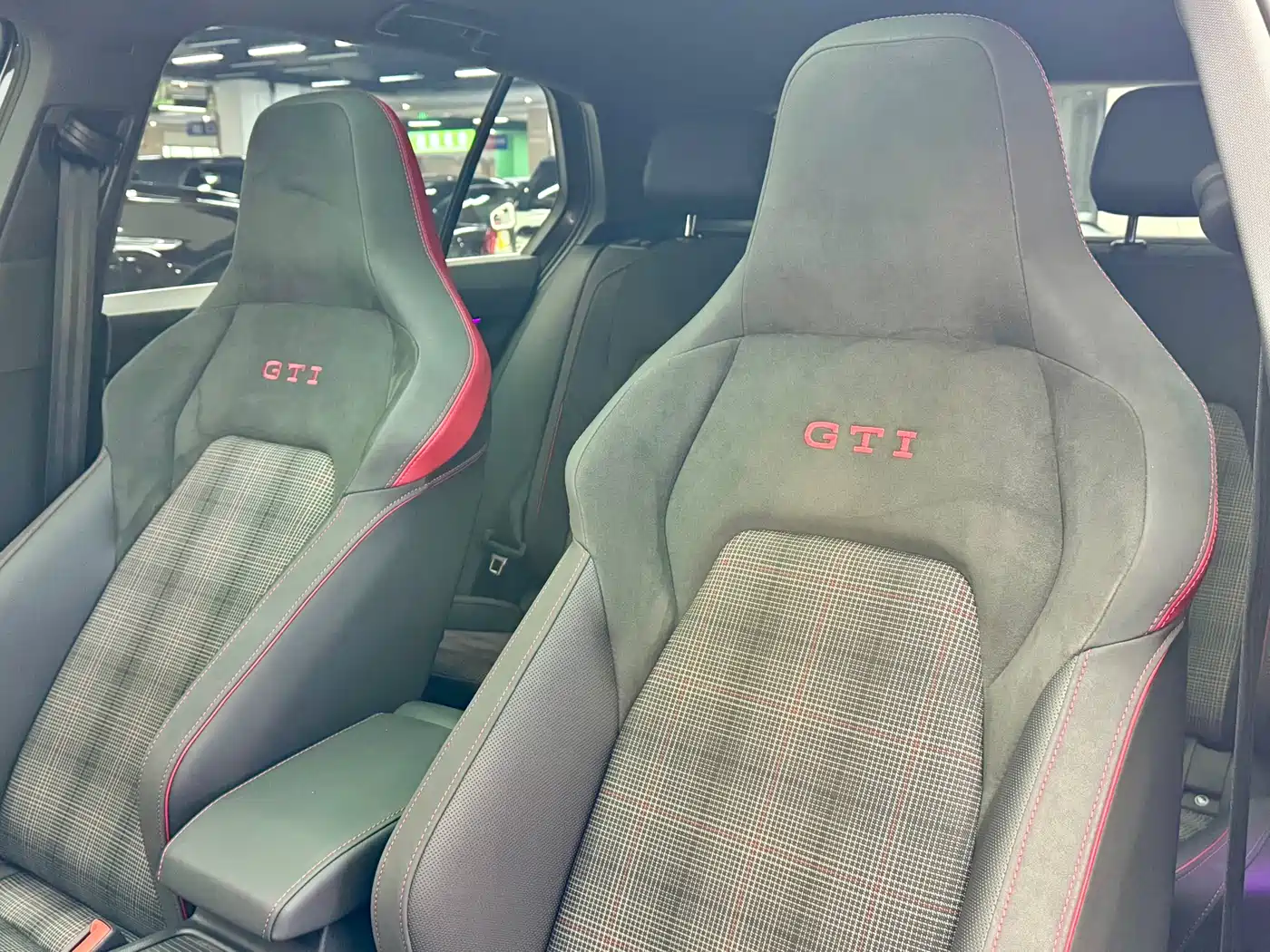 Volkswagen Golf GTI 2021 Facelift 380TSI DSG GTI фото 13