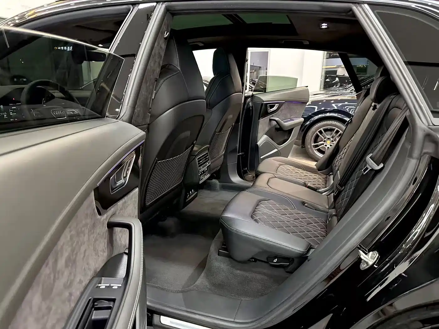 Audi Q8 2022 2022 55 TFSI Exclusive Dynamic