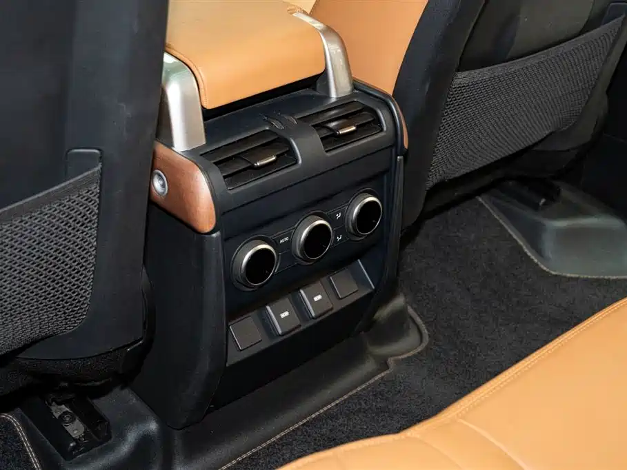 Land Rover Defender 2023 Model Year 130 3.0T P400 HSE фото 17
