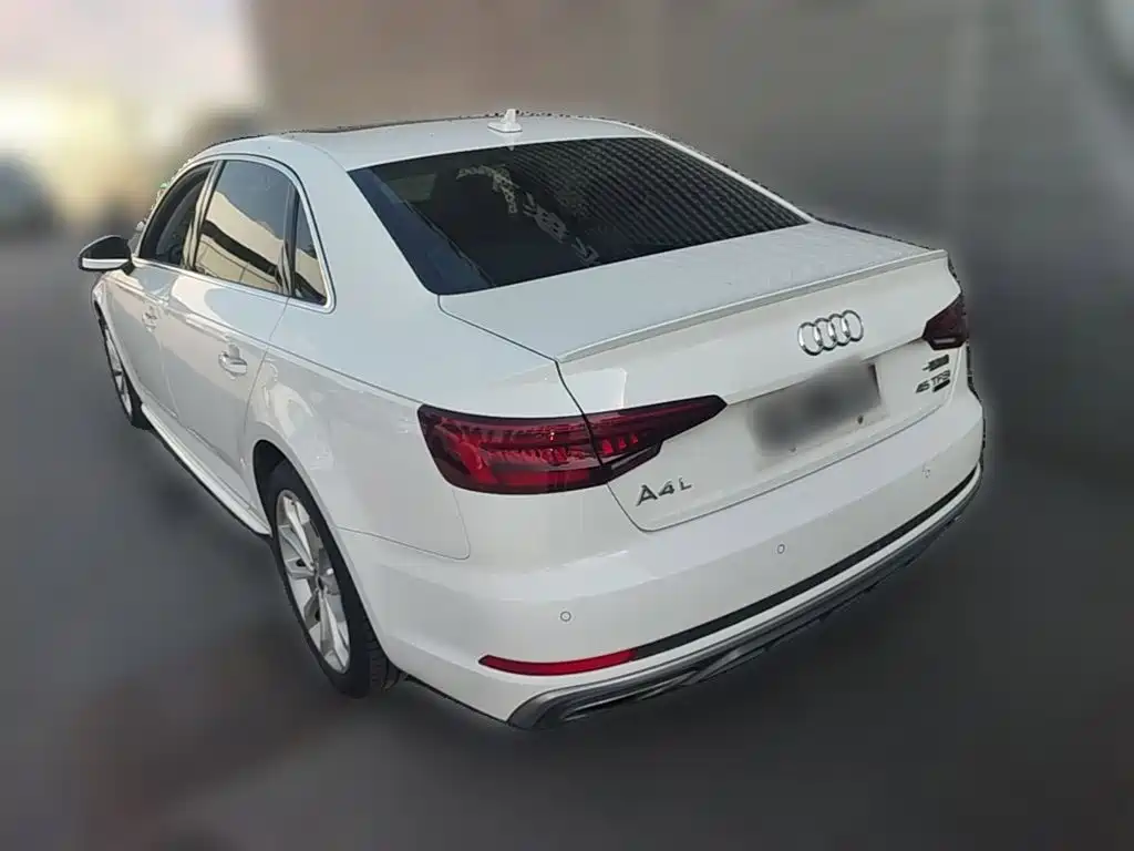 Фото 7 - Audi A4L