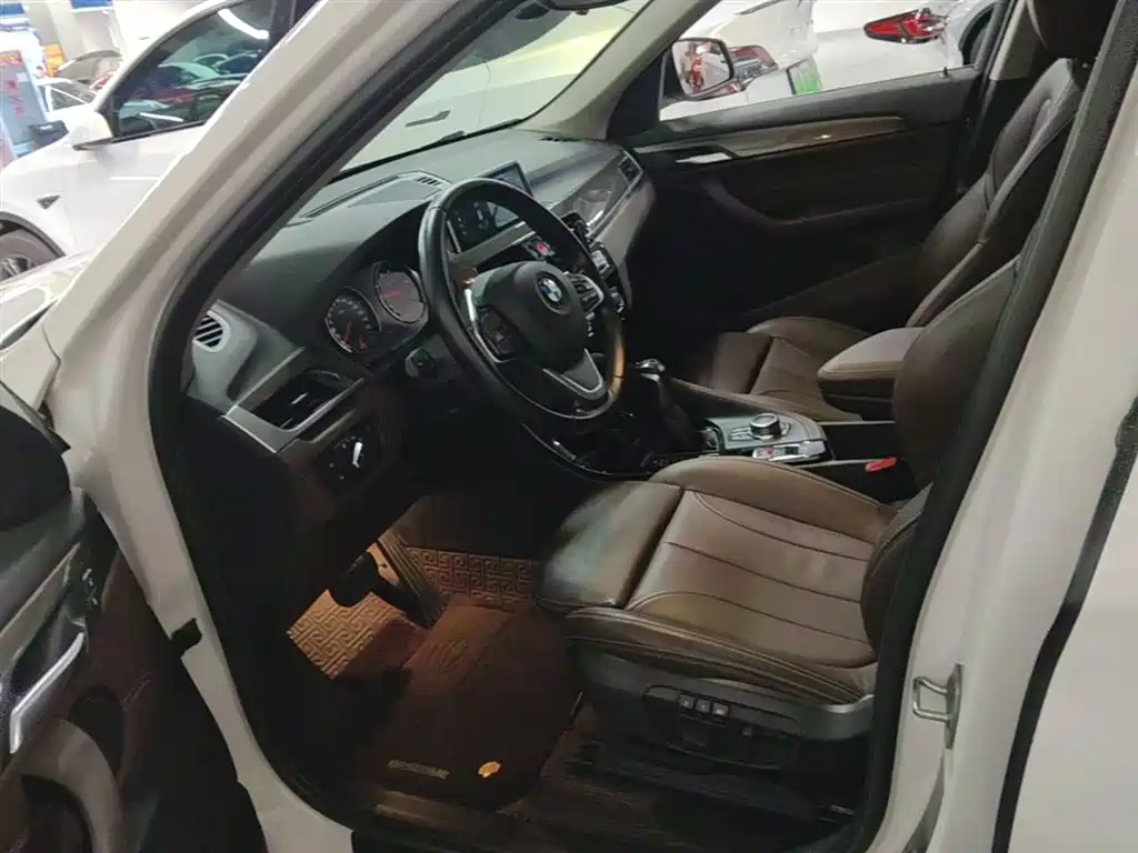 BMW X1 2019 xDrive20Li Premium Model фото 15