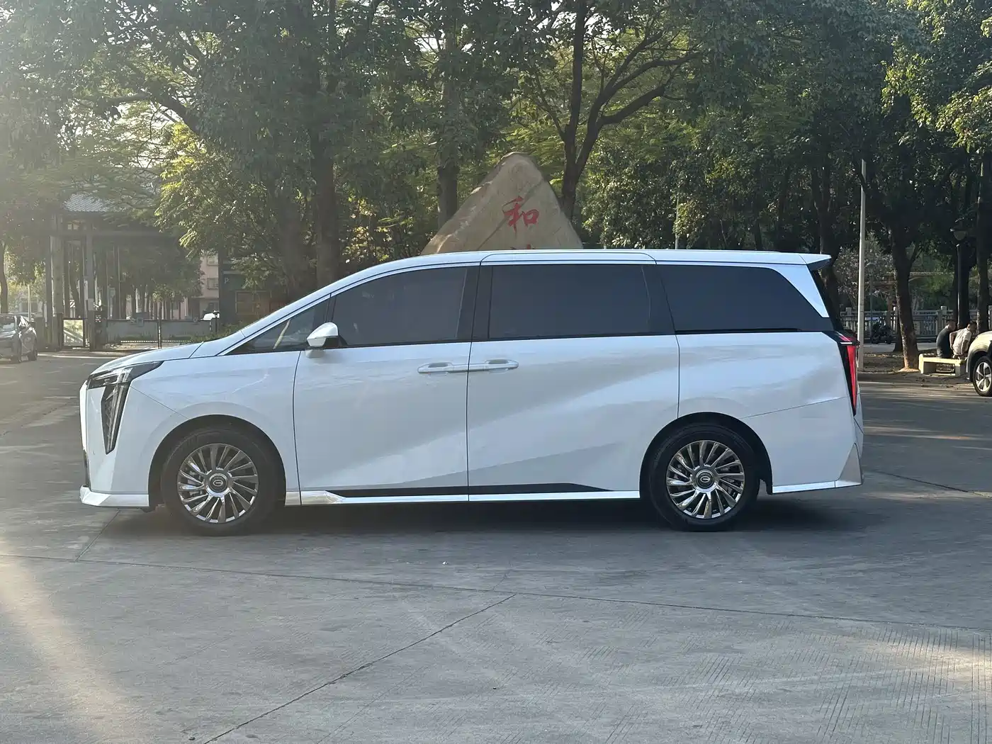 GAC Trumpchi Trumpchi M8 2023 Model Master Series Hybrid Royal Edition фото 28