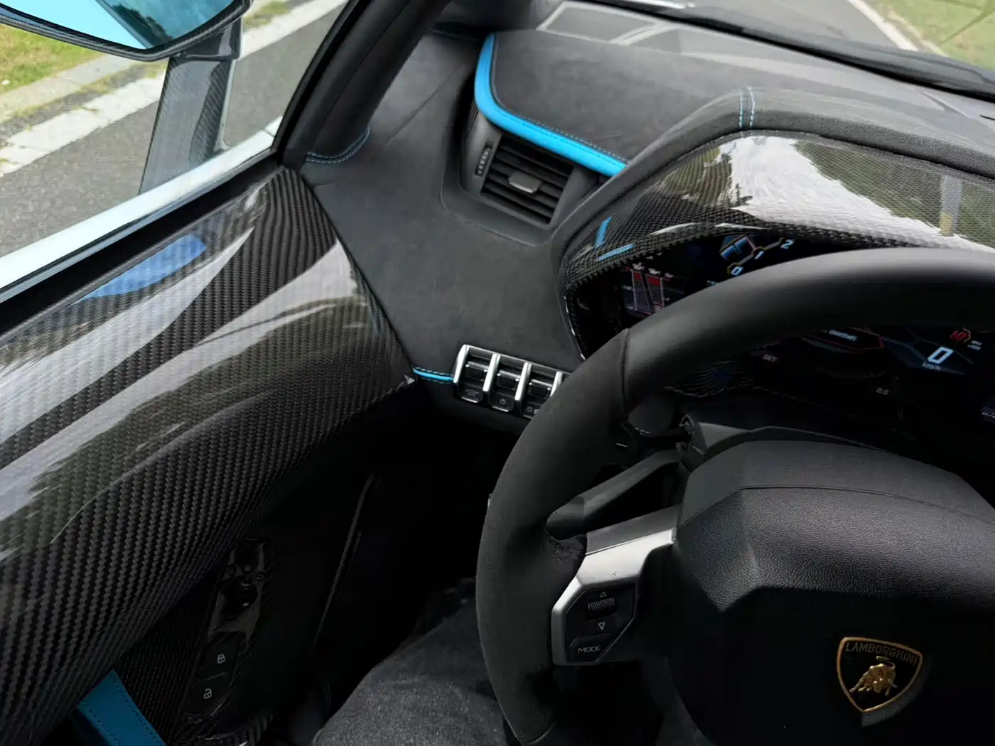 Lamborghini Aventador 2012 2011 LP 700-4
