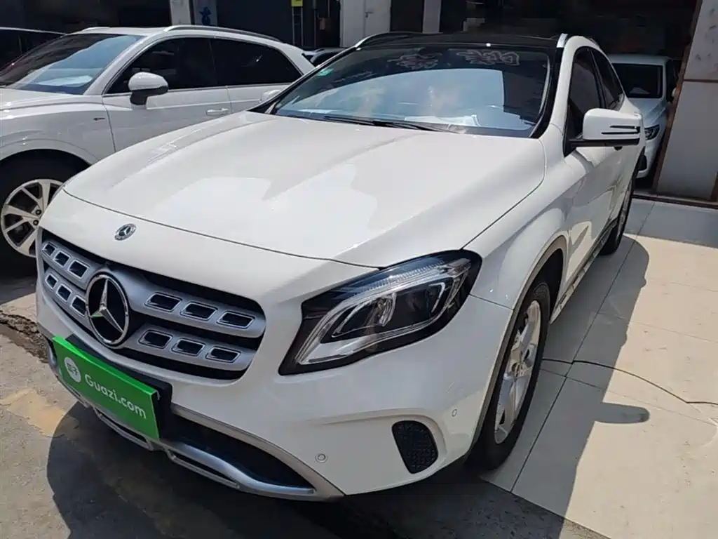 Mercedes-Benz GLA 2017 GLA 200 Dynamic фото 2