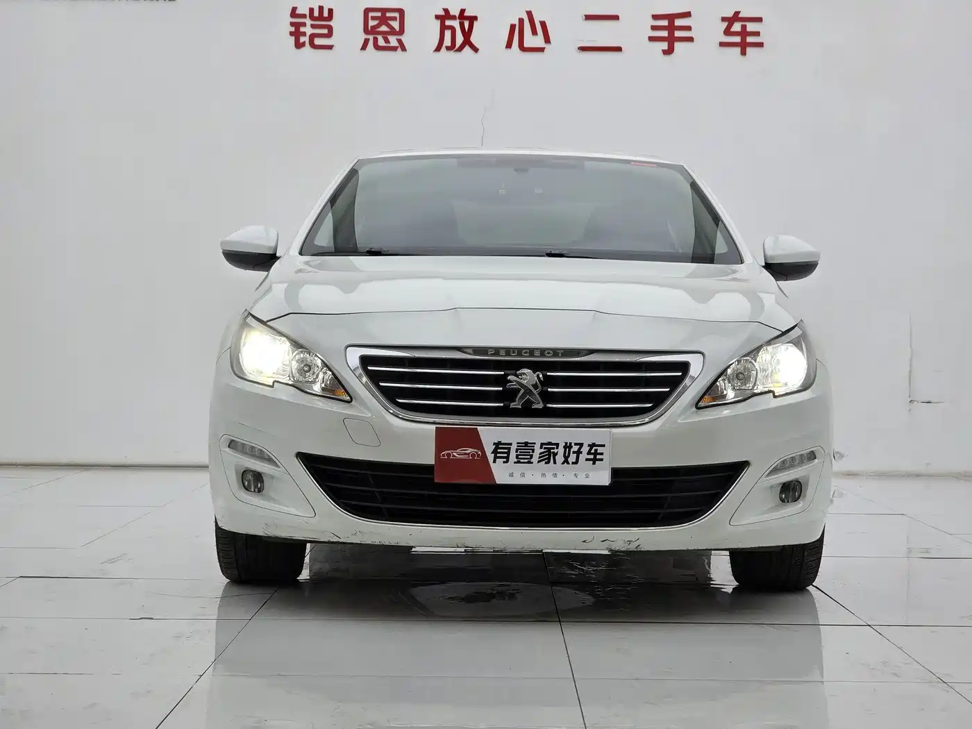 Peugeot 408 2015 Model 1.2T Automatic Luxury Edition фото 2