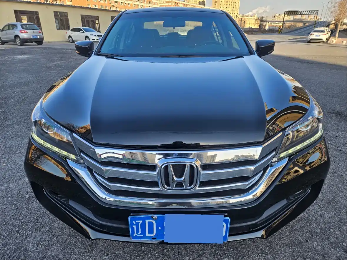 Honda Accord 2014 2.0L LX Comfort Edition фото 3